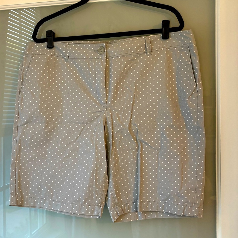 Ann Taylor LOFT Gray and White Polka Dot Bermuda Shorts Size 16